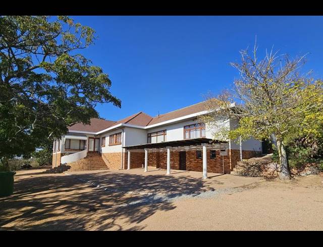 6 BEDROOM HOUSE FOR SALE IN DA GAMA BAY